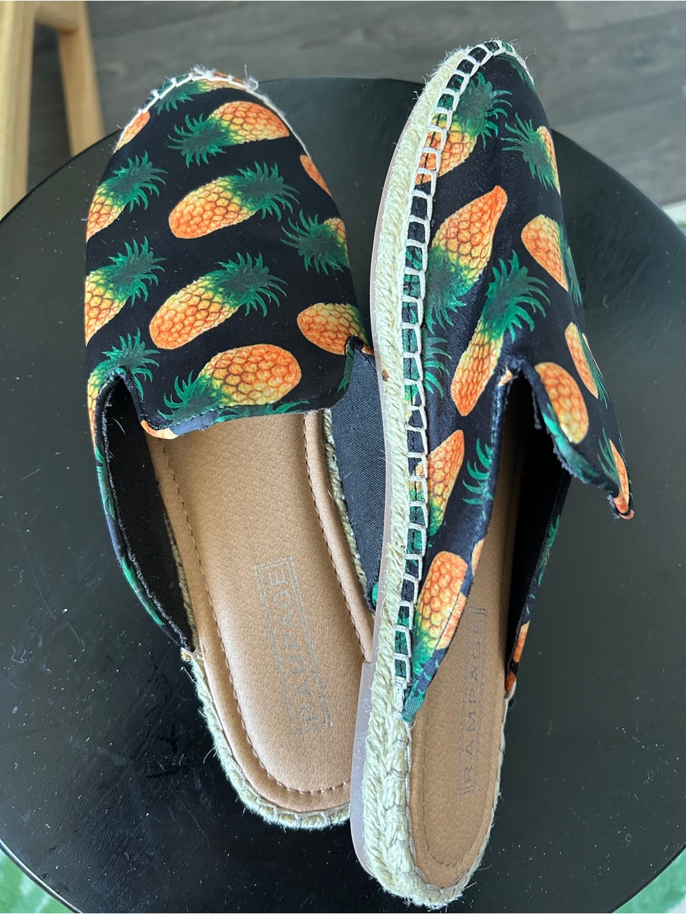 (NWOT)Rampage Black Espadrille Mules with Orange Pineapple Print